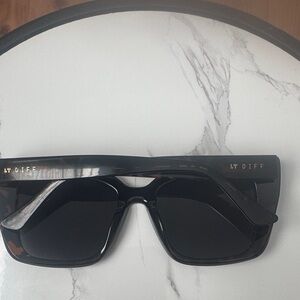 Diff Eyewear Black Sunglasses